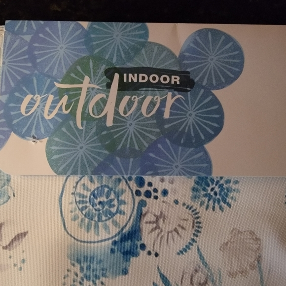 Sigrid Olsen Set of 4 Indoor/Outdoor Placemats Easy Care Seaside Motif 13"×19" - Picture 3 of 6